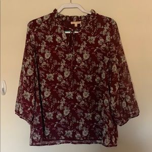 Floral blouse with cute neck tie detail